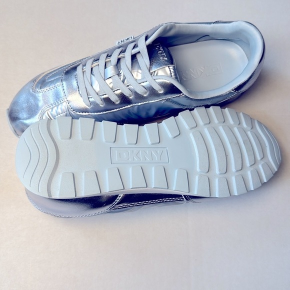 DKNY Forsythe Sneaker Women metallic blue size 10 - Picture 10 of 10